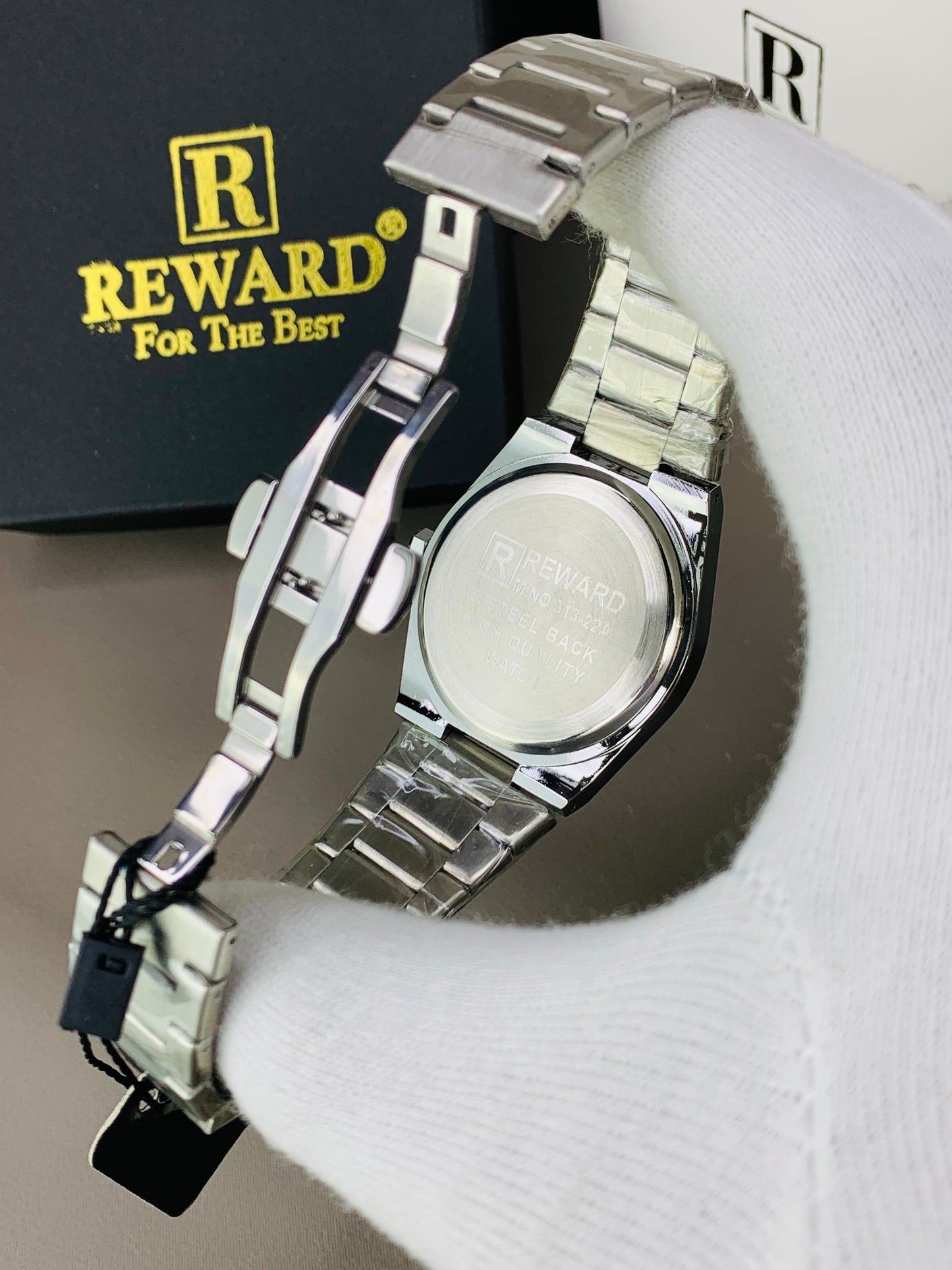 ⌚ REWARD Inspired – Sleek Silver Edition