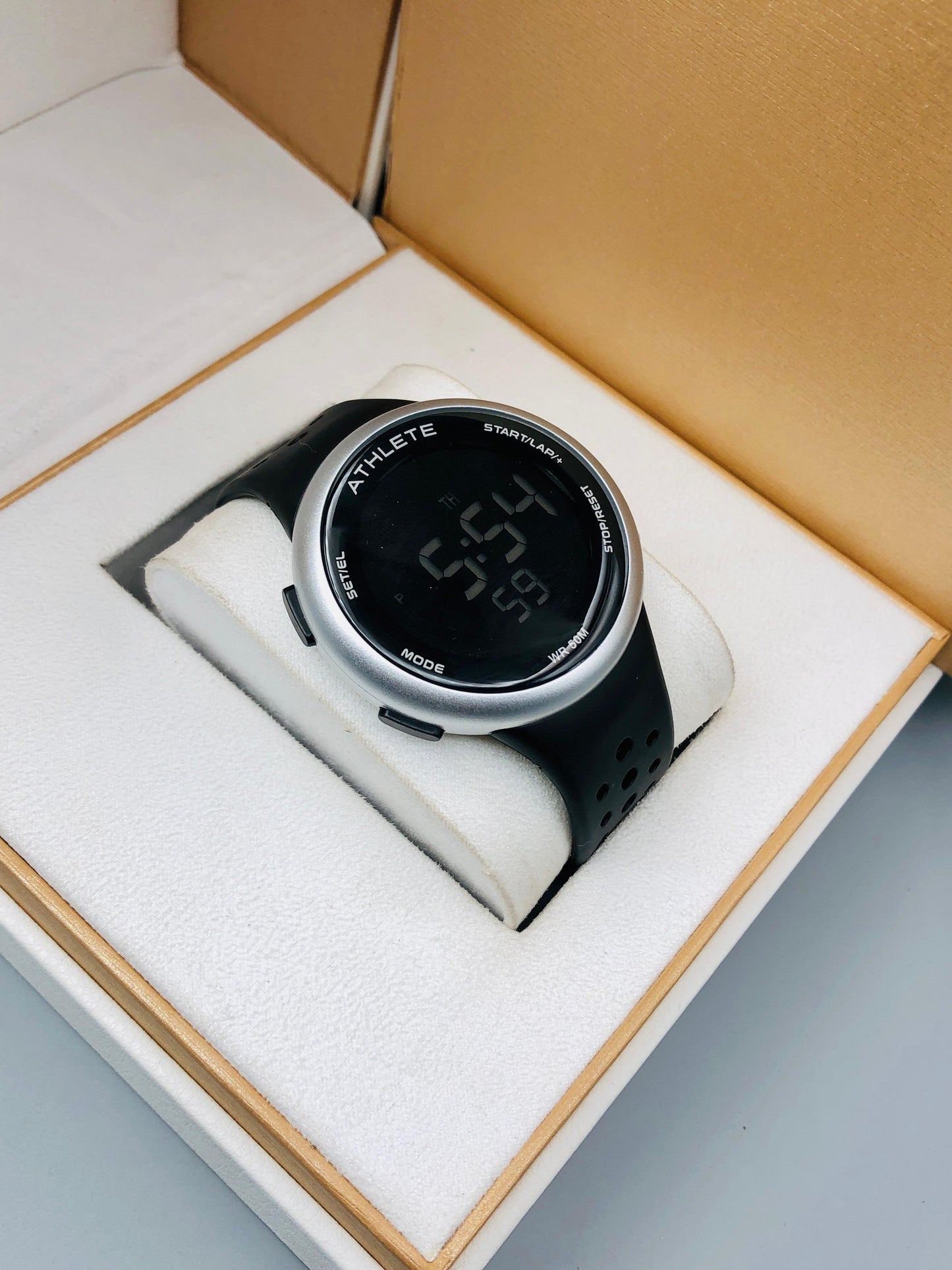 ⌚ TimeAura SportLite – Everyday Sporty Look